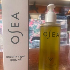 Sea Undaria Algae Body Oil - Green
